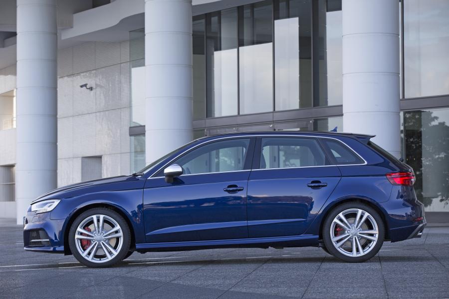  Audi S3 Sportback (8V) 2017 года  (JP) (фото 2 из 12)